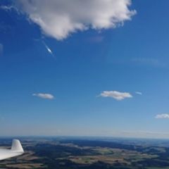 Flugwegposition um 16:09:28: Aufgenommen in der Nähe von Gemeinde Karlstein an der Thaya, Österreich in 1043 Meter